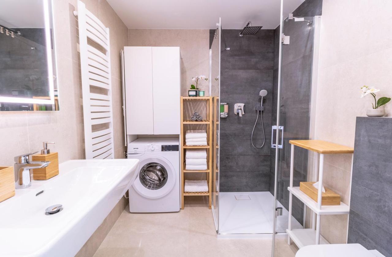 Boutique Sky Apt. With Balcony / Spot * Wien